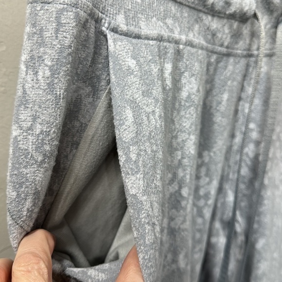 Lululemon Ready to Rulu grey crop joggers size 10 - Picture 5 of 12